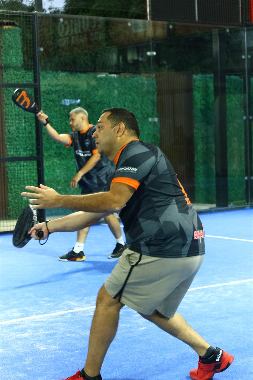 Acción en la cancha — AHP